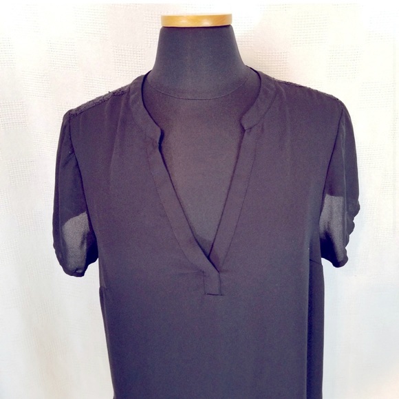 NWOT Torrid blouse w/ lace back - Picture 2 of 11